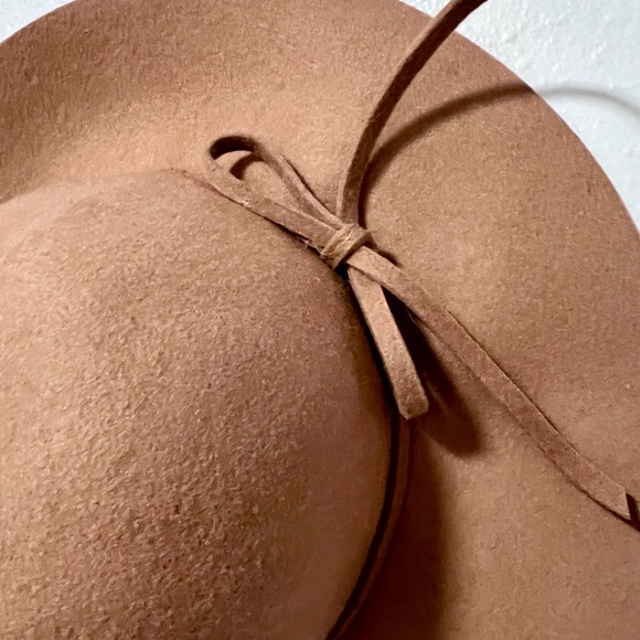 D&Y Tan Wide-Brim Felt Hat with Ribbon - Picture 5 of 7